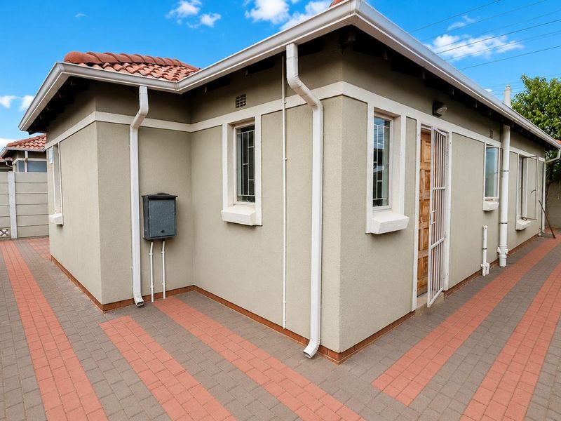 Beautiful 3-Bedroom Home for Sale in Leopard Rest - Photo 8
