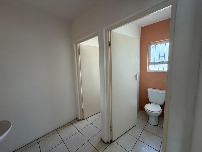 Prime Commercial Unit To Let in Ballito - Photo 4