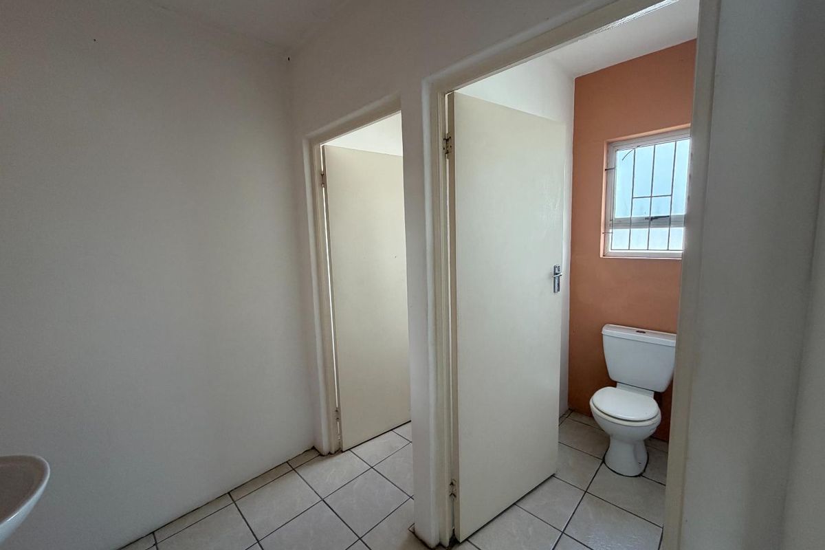 Prime Commercial Unit To Let in Ballito - Photo 4