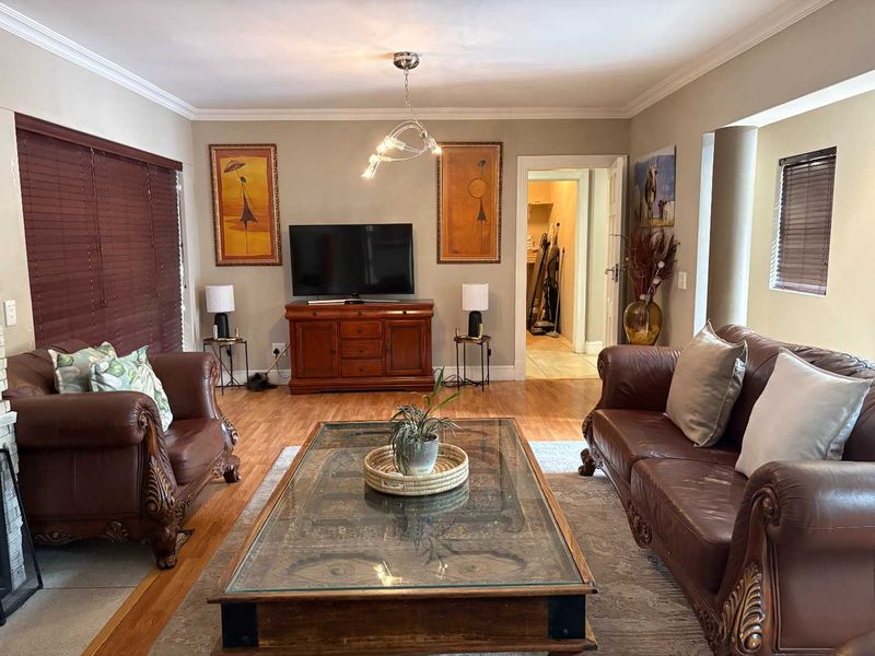 WEST BEACH Fully furnished 6 bedroom home - Photo 2