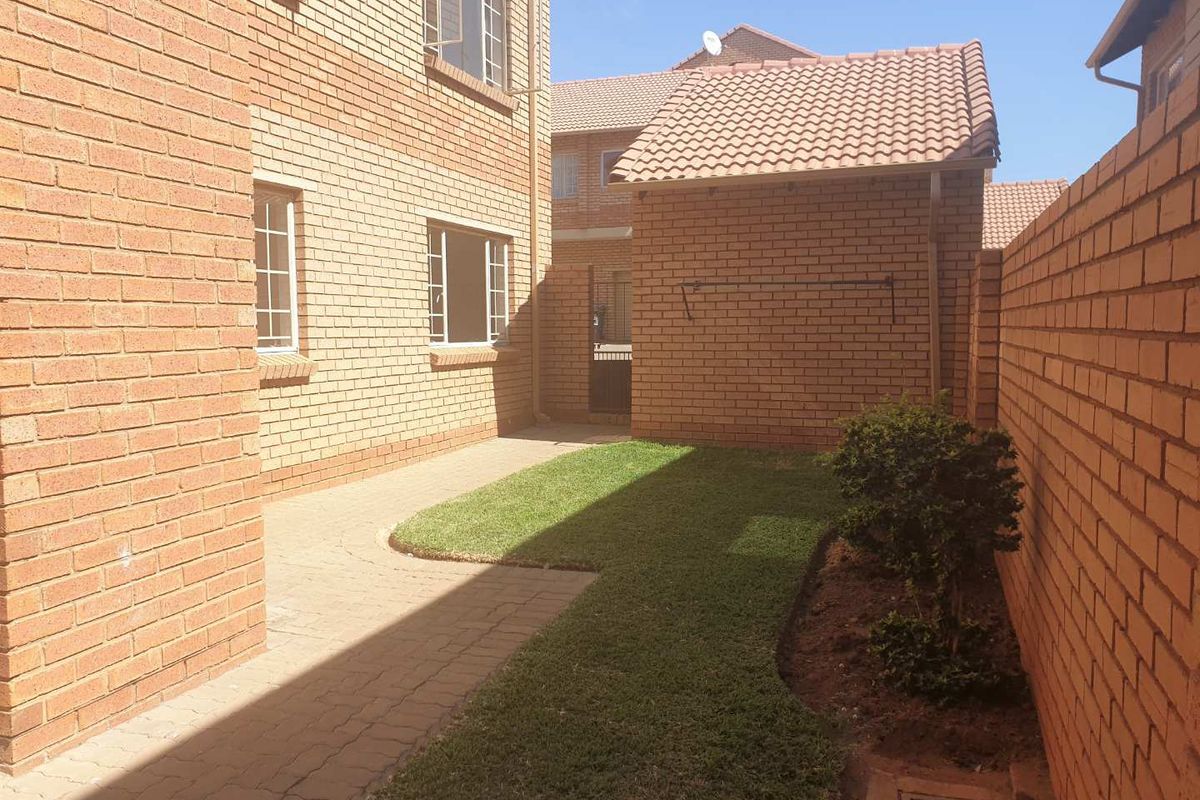Load-Shedding Free Area - Ground Floor Unit! - Photo 5