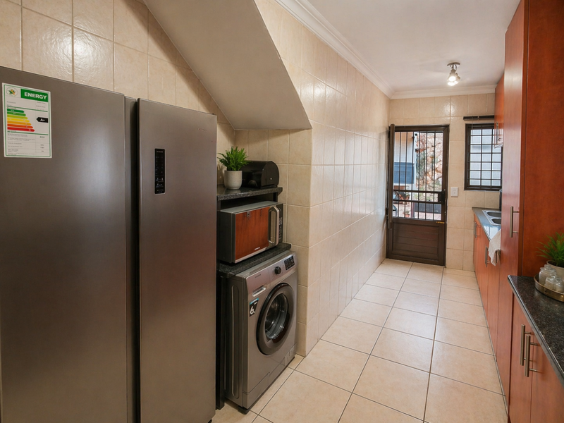 3 Bedroom Duplex with Solar, Mountain Views and Low Maintenance Living - Photo 7