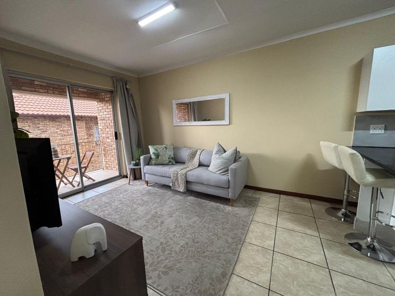 2 Bedroom Townhouse For sale in Elandspark - Photo 3