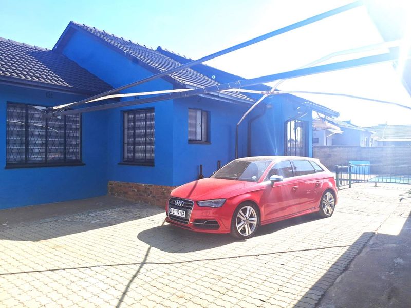 Amazing house for the Growing family wih Pool and Flalet - Photo 8