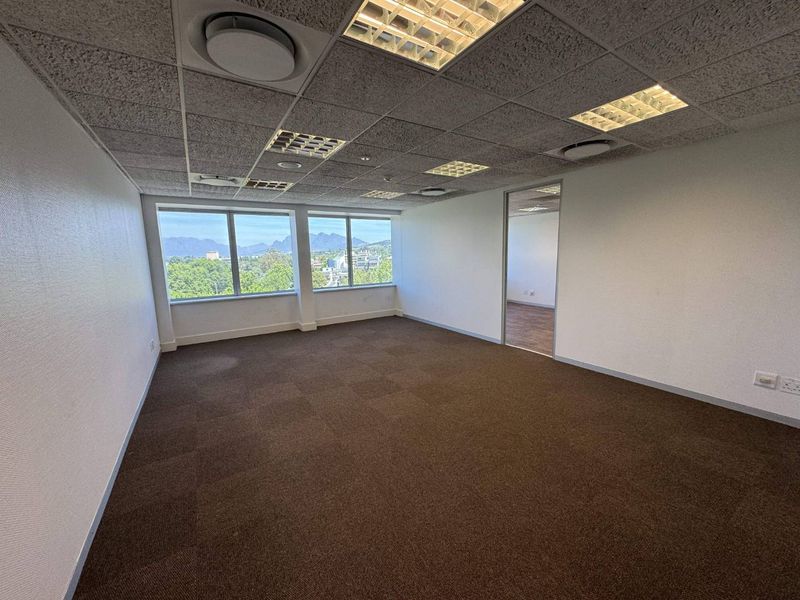 LIMITED OPPORTUNITY | TOP-TIER OFFICE IN SOUGHT-AFTER PAARL ADDRESS - Photo 6