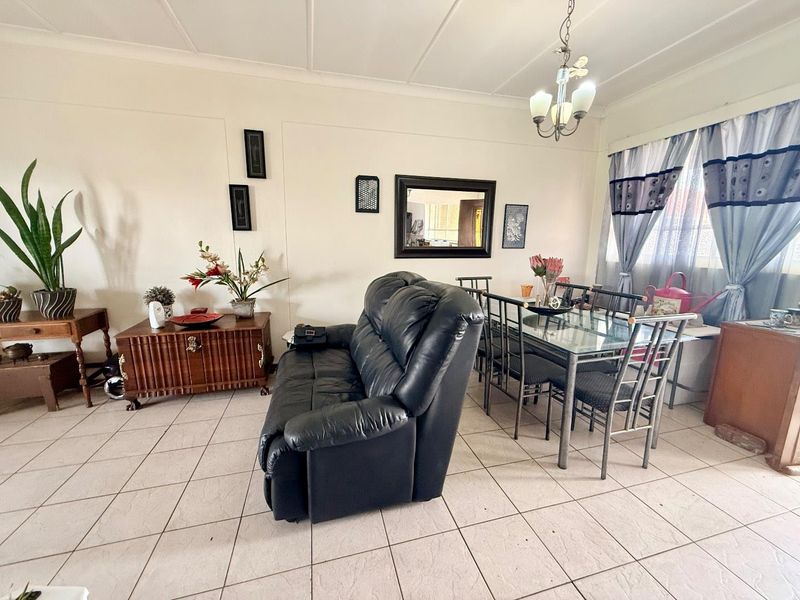 2 bedroom Apartment for sale in Vryheid - Photo 2