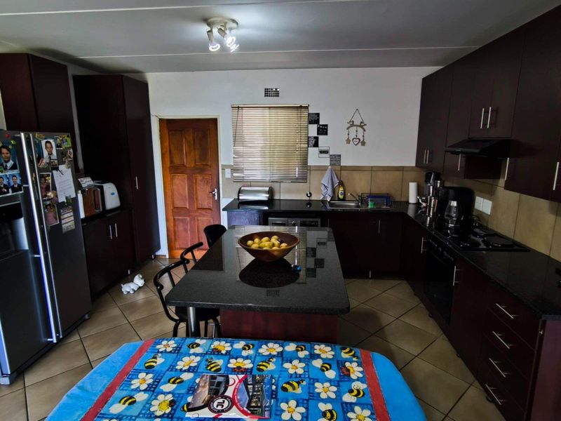 Ground Floor Unit! - Photo 6