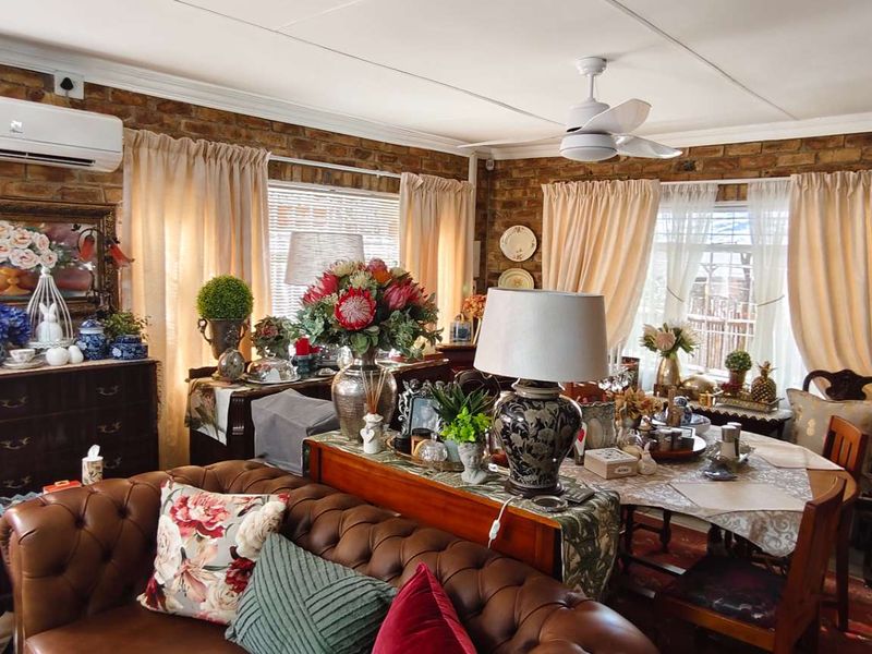 Immaculate and Stylish 2-Bedroom Property in a Secluded Cul-de-Sac - Photo 10