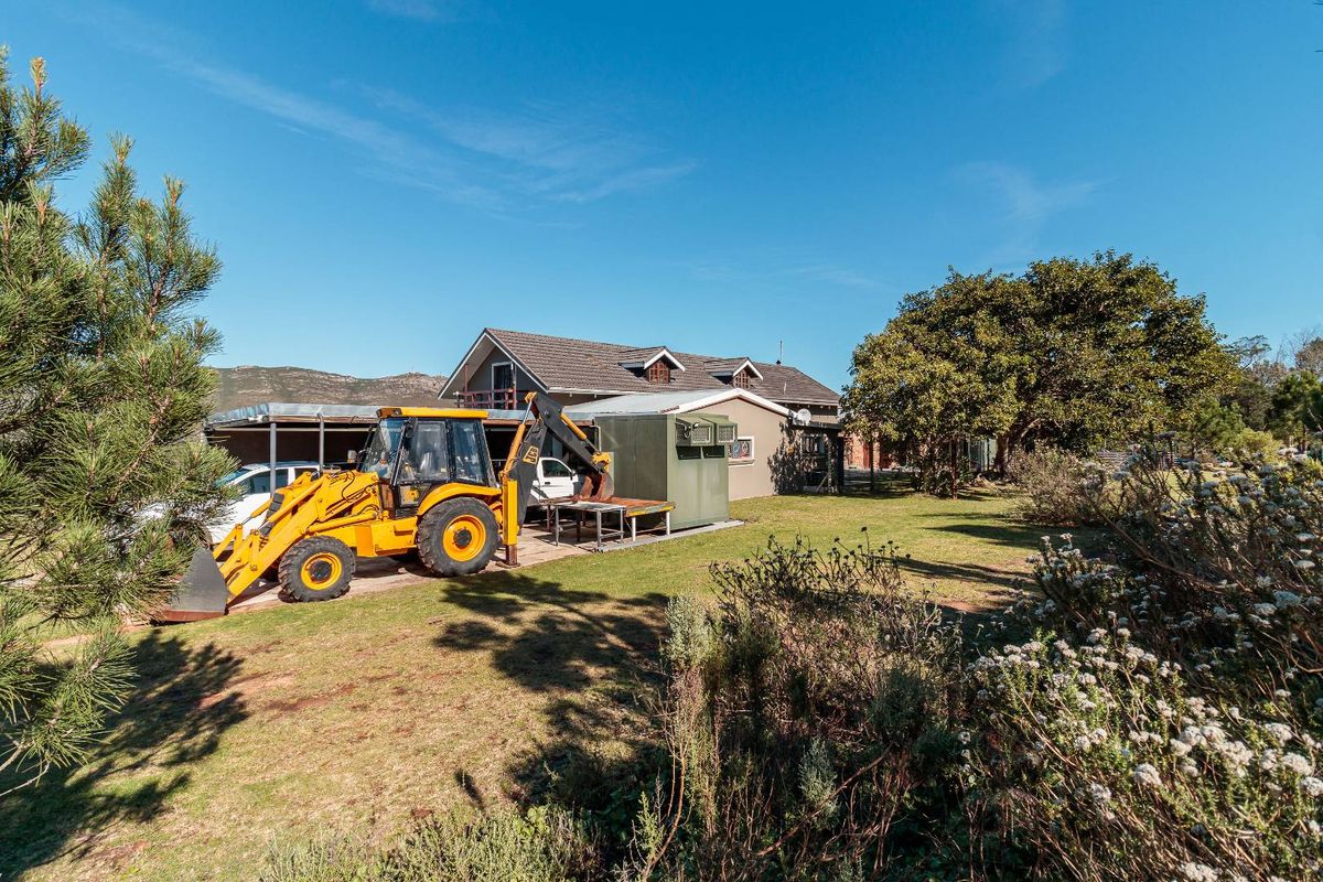 Set within an unspoiled landscape of indigenous Fynbos, this exceptional lifestyle farm... - Photo 5
