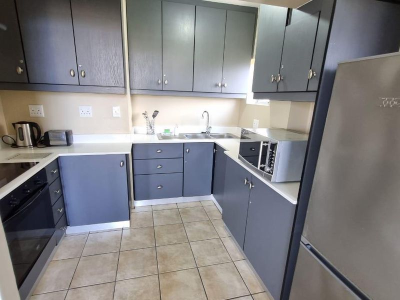 The Oceanic fully fitted and furnished sea facing apartment! - Photo 3