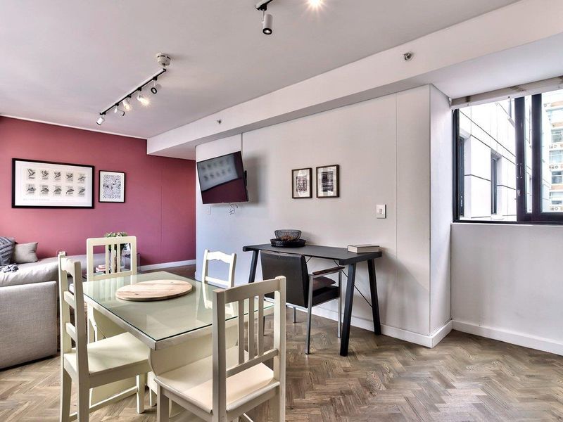 Stylish City Living and Airbnb with Iconic Design & good Views - Photo 10