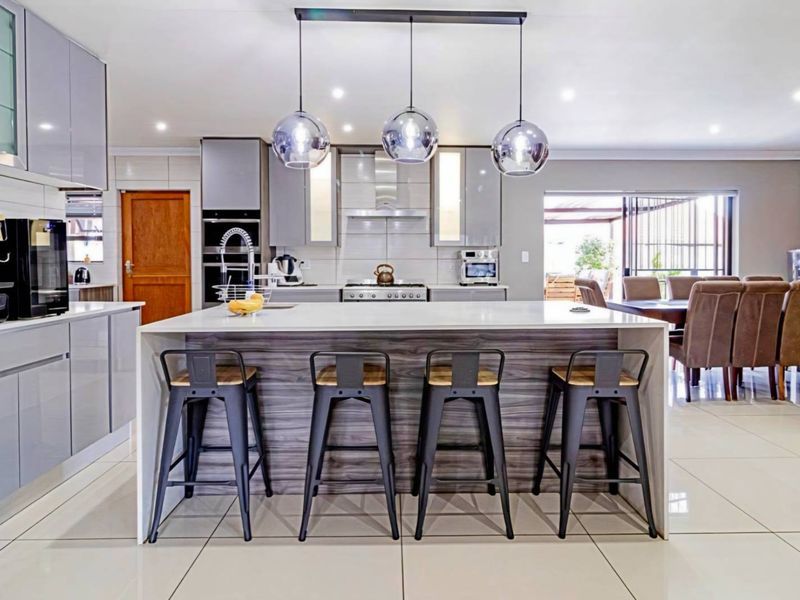 5 Bedroom House for Sale in Verwoerdpark - Photo 3