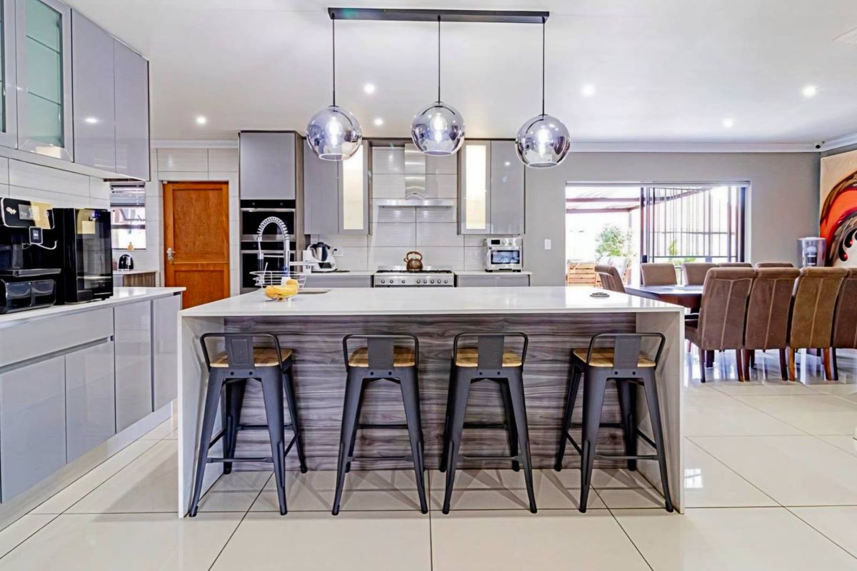 5 Bedroom House for Sale in Verwoerdpark - Photo 3