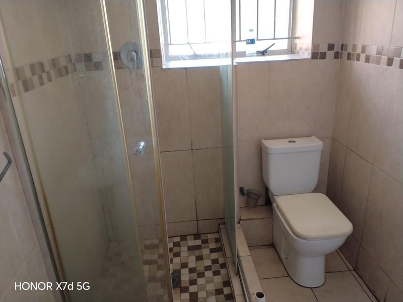 spacious studio apartment on Victoria embankment - Photo 8