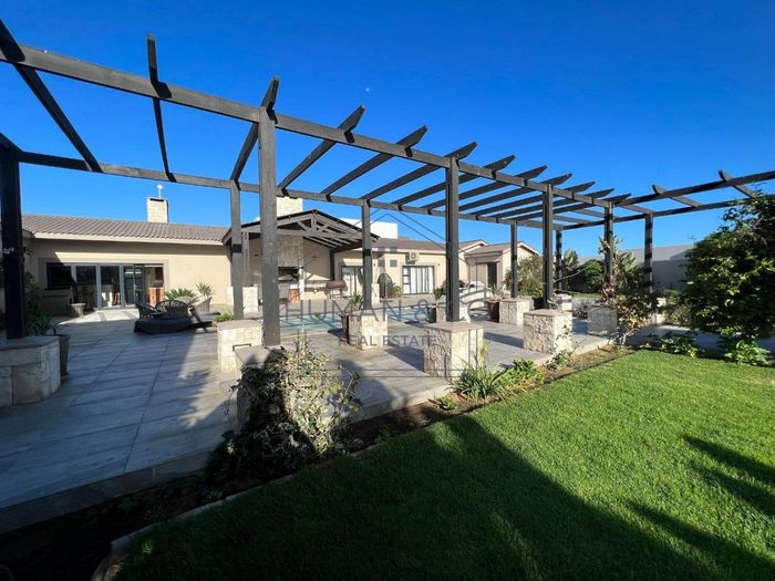 Property #2028273, House For Sale in Meersig