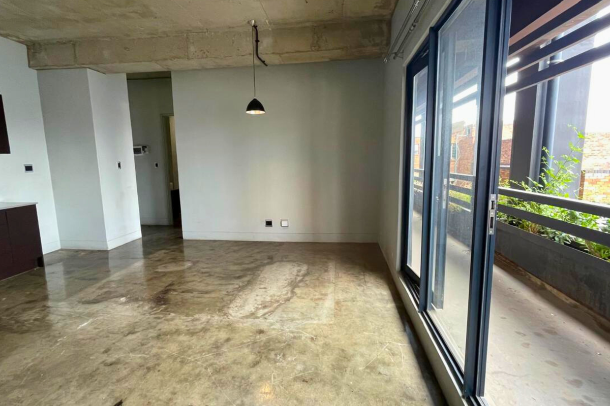 Hallmark House - 1 Bedroom 9th floor unit Available - Photo 3