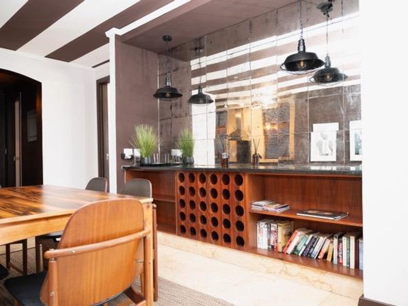 Modern 2 - Bedroom City Retreat in Greenmarket Square – Newly Renovated! - Photo 7