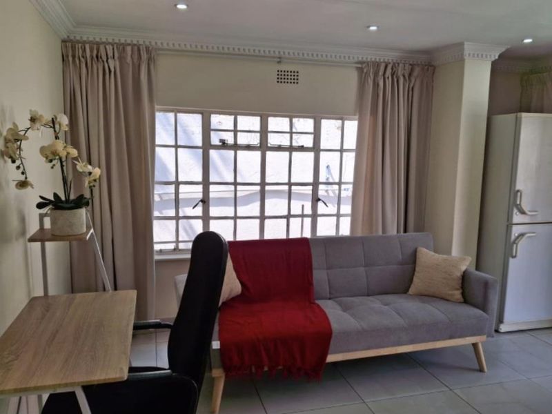 A GORGEOUS ONE BEDROOM FURNISHED COTTAGE - Photo 10