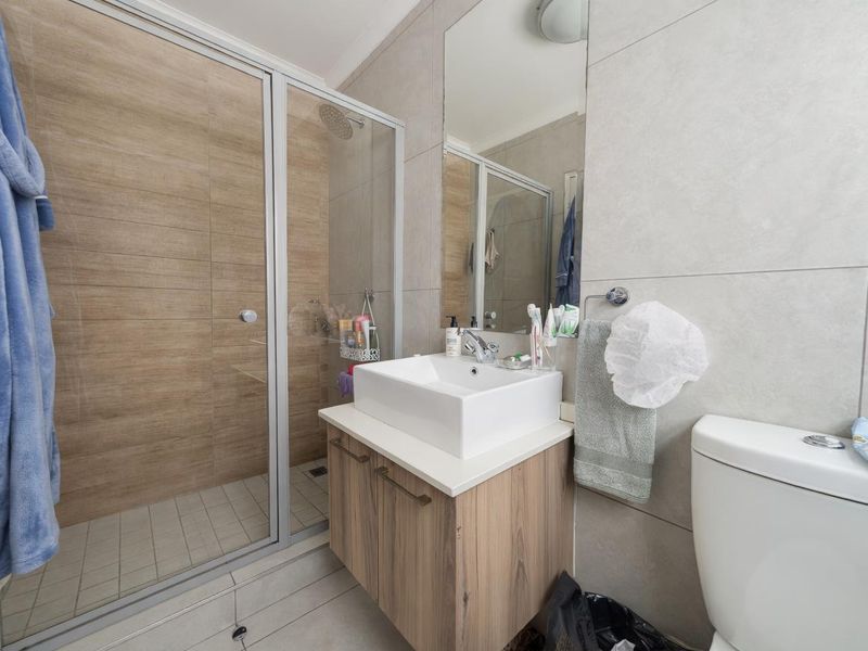 GORGEOUS 3 BEDROOM GROUND FLOOR UNIT FOR SALE IN FOUNDERS HILL!!! - Photo 8