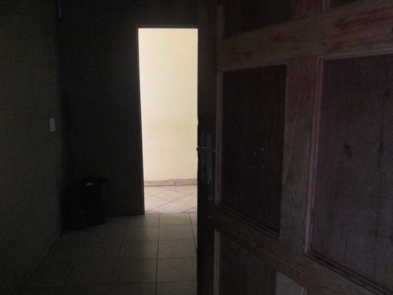 BEAUTIFUL 3] THREE BEDROOMS APARTMENT FOR SALE IN SUNNYSIDE '' BARGAIN - Photo 3