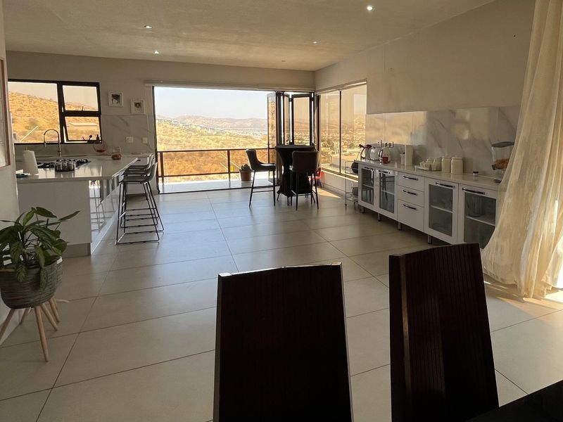 Modern Family Home in with Panoramic Views of Windhoek and mountains - Photo 2