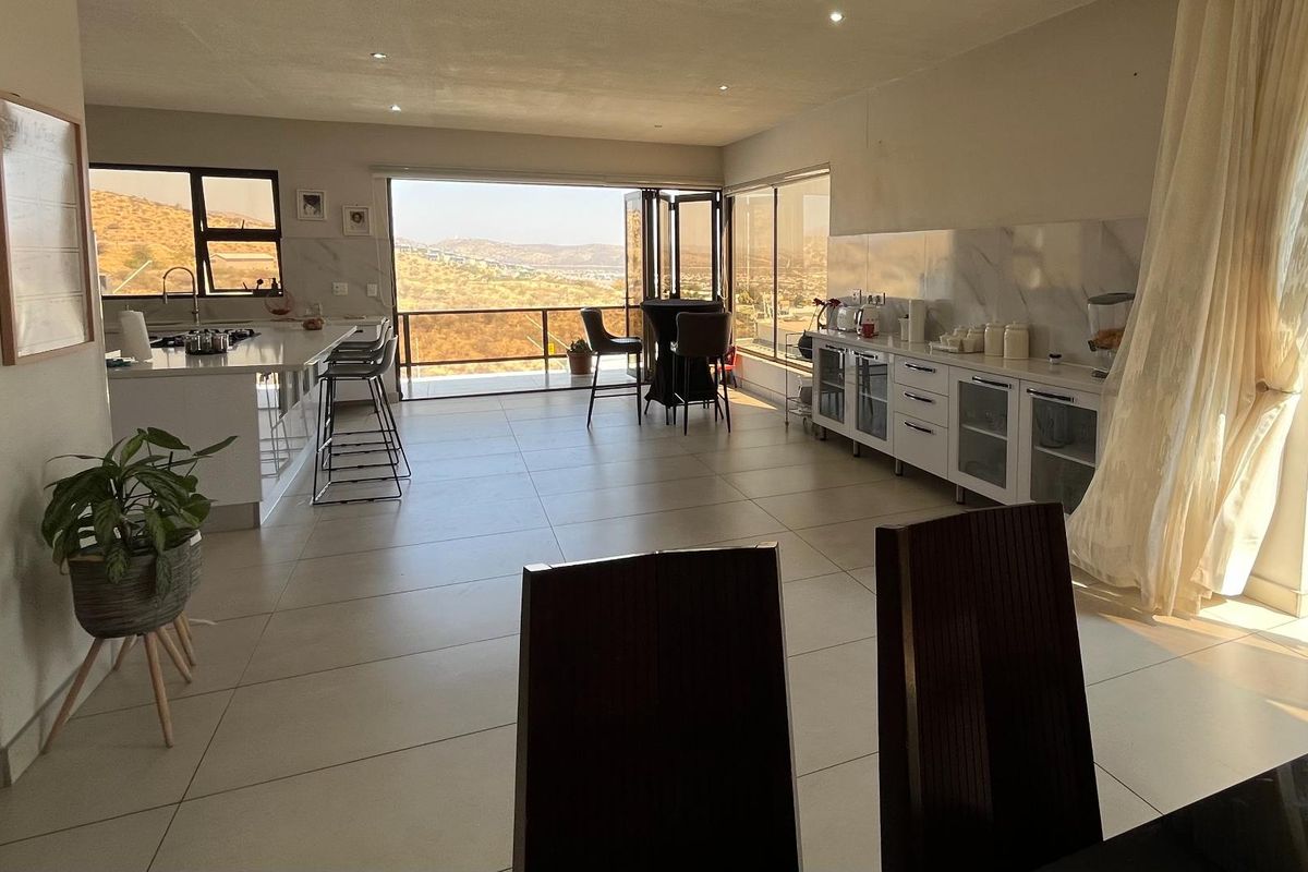 Modern Family Home in with Panoramic Views of Windhoek and mountains - Photo 2