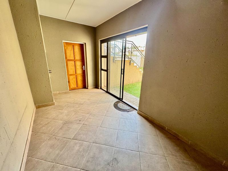 2 Bedroom, 2 Bathroom Ground Floor Apartment – Pet Friendly - Photo 5
