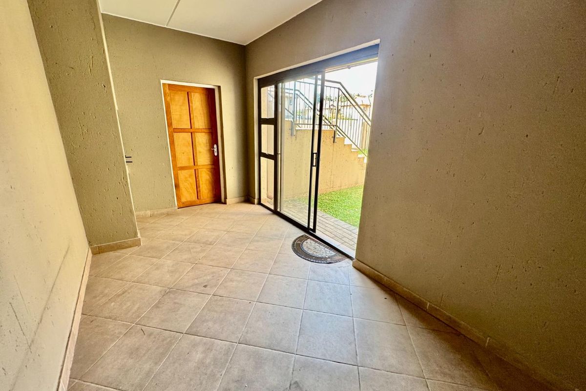 2 Bedroom, 2 Bathroom Ground Floor Apartment – Pet Friendly - Photo 5