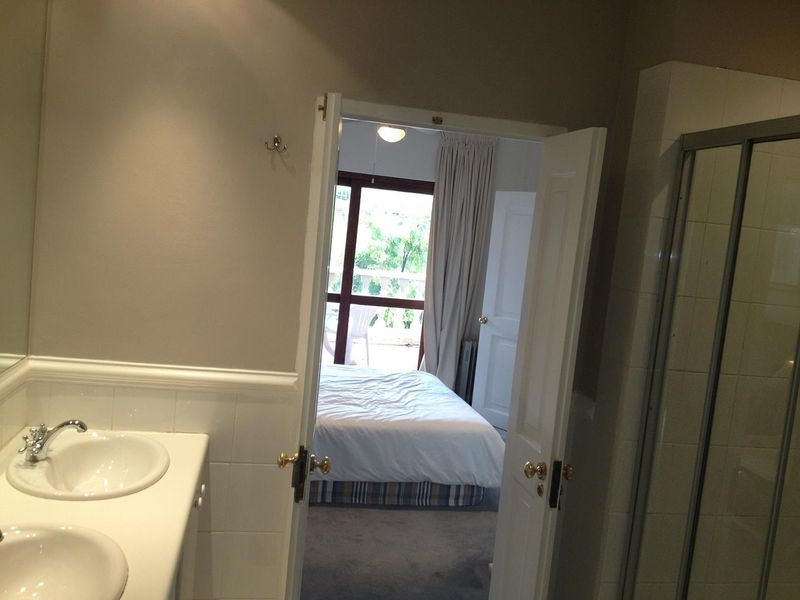 1 BED 1 BATH FULLY FURNISHED TOWNHOUSE SANDTON - Photo 7