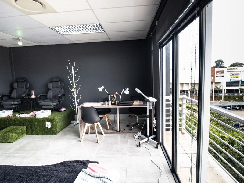 Wheelchair-Accessible Office with Lift & Secure Parking – Ballito Central - Photo 9