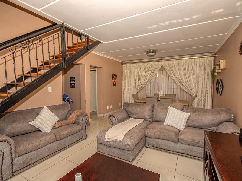 Meyersig family home ready for you! - Photo 6