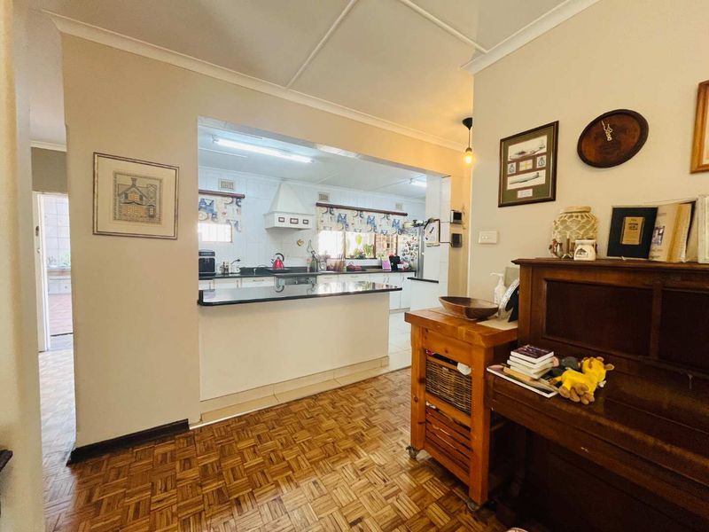 Hendra - Entertainer’s Dream with Cottage, Guest room & Pool ! - Photo 6