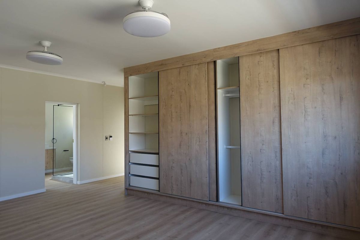 BRAND-NEW FAMILY HOME IN THE TRANQUIL ROSSMUND GOLF VILLAGE - Photo 3