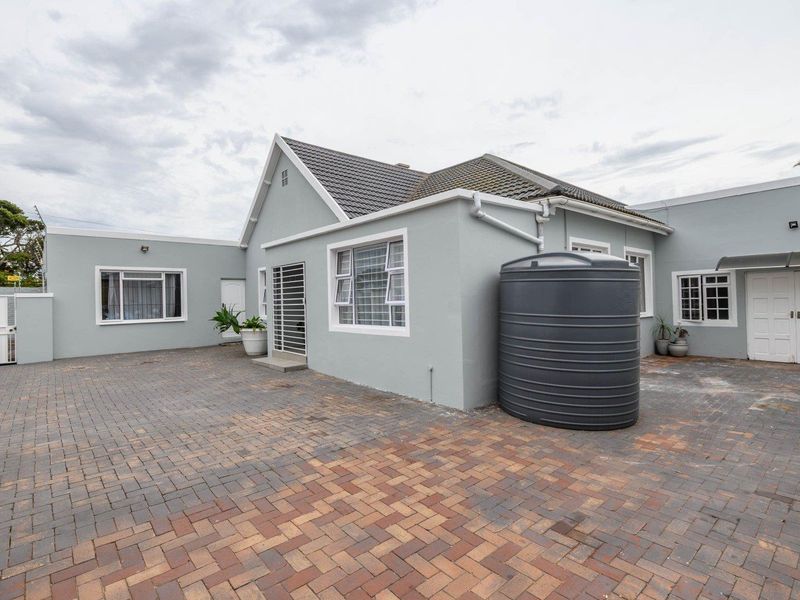 MILL PARK | ESTABLISHED AIRBNB + RENOVATED FLAT | - Photo 2