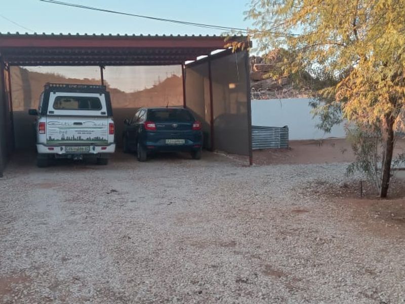 Spacious 3-Bedroom Family Home on Large Erf - Ideal for Expansion or Investment! - Photo 4