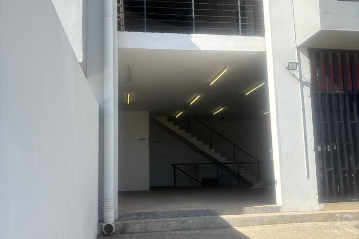 Industrial warehouse - Photo 2