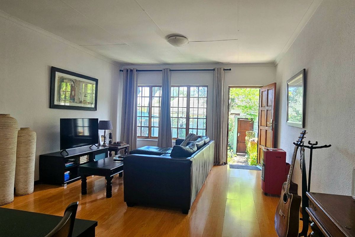 Start Fresh or Wind Down In This Private 2 Bed Paulshof Gem! - Photo 3