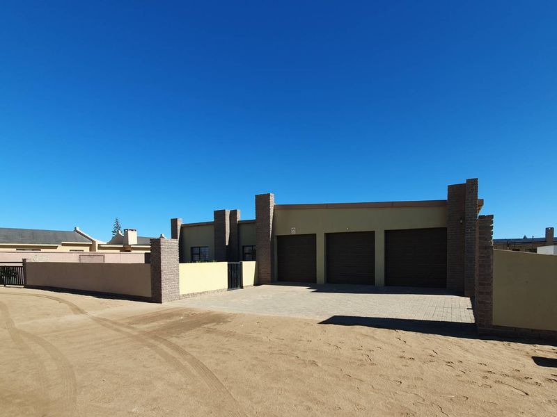 Situated walking distance from the Woermann Brock Supermarket. - Photo 4