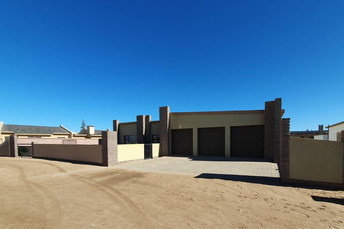 Situated walking distance from the Woermann Brock Supermarket. - Photo 4