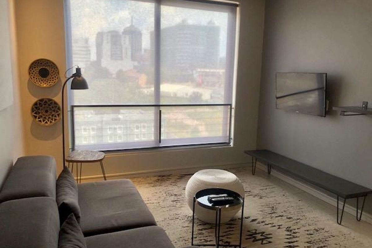 Upmarket 1 bed apartment in Sandton CBD - Photo 4