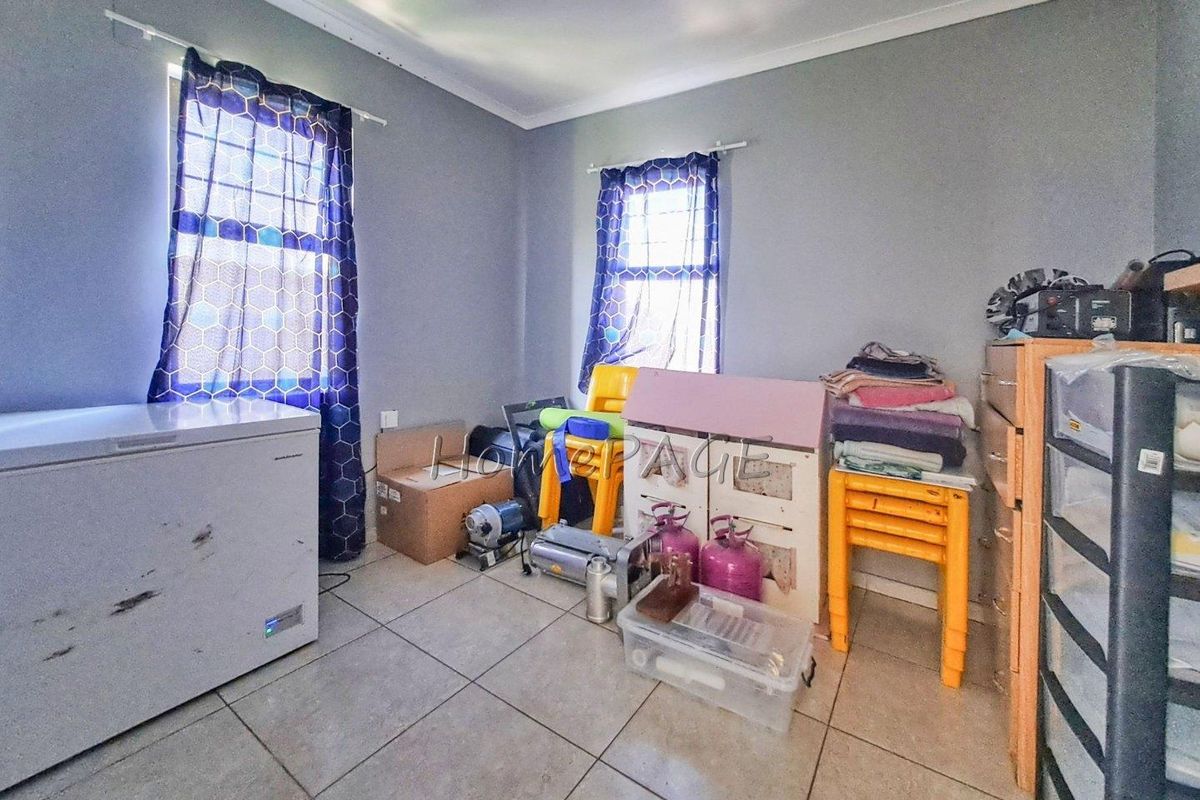 Meersig Ext 2, Walvis Bay:  3 Bedr Double Storey Home is for Sale - Photo 5