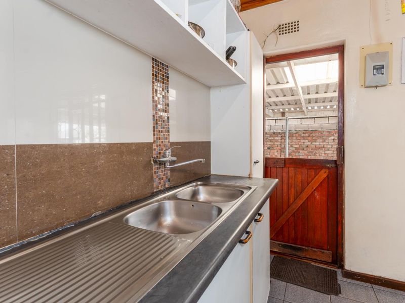 Family home to make your own - Photo 9