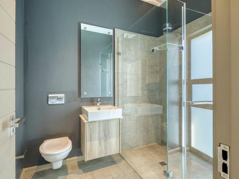 Luxury Living Overlooking the Ernie Els Signature Golf Course - Photo 3