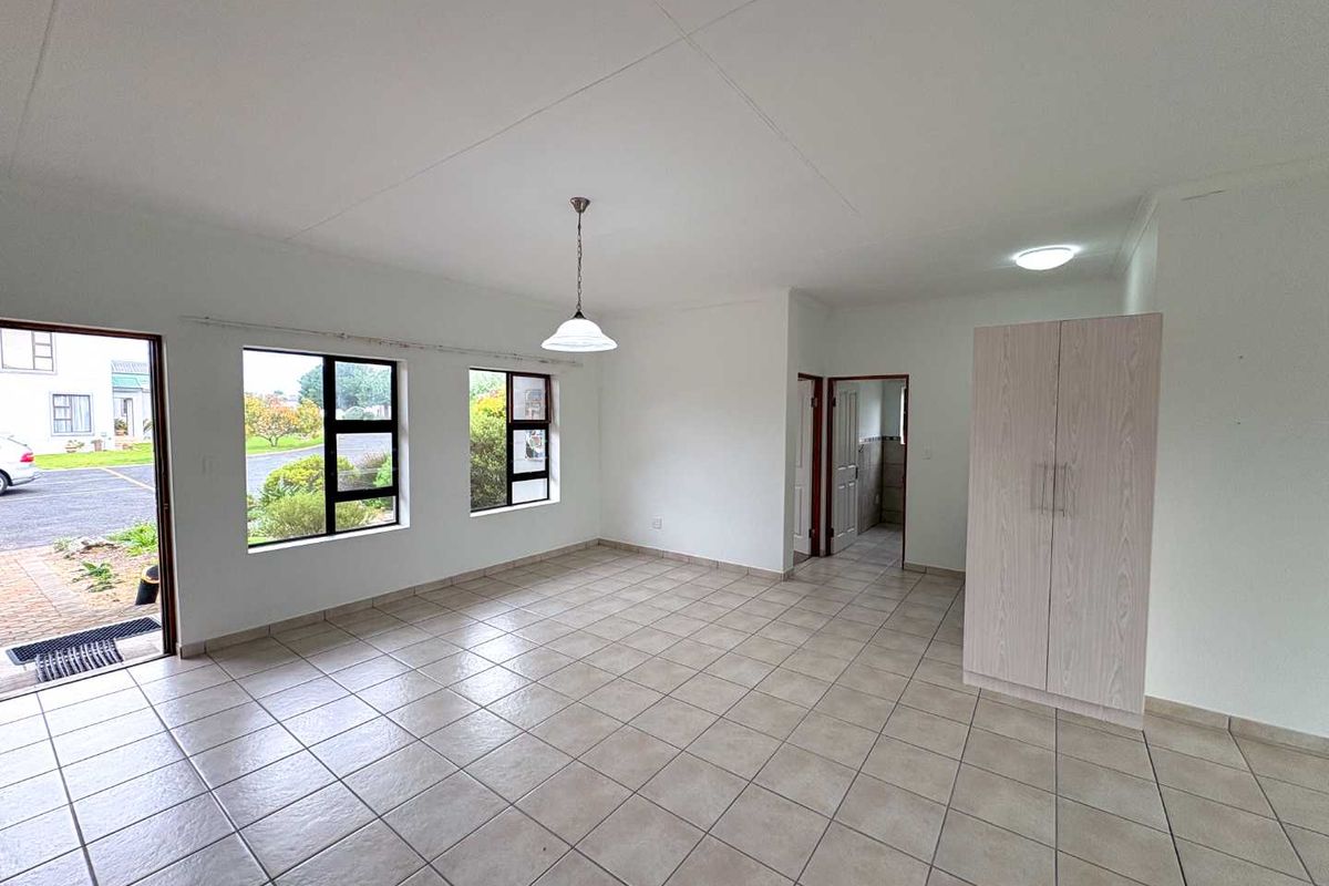 Safe and serene coastal living - Stilbaai-Wes. - Photo 4
