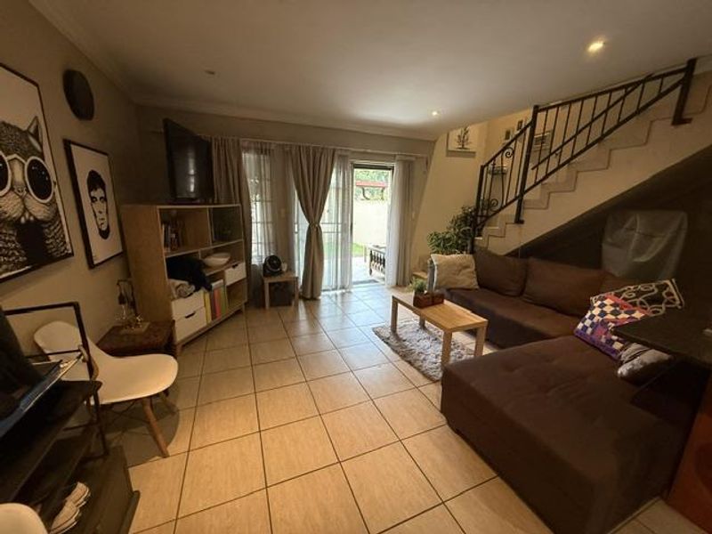 Well looked after 2-Bedroom Duplex with Private Patio, Built-In Braai & Excellent Security - Photo 7