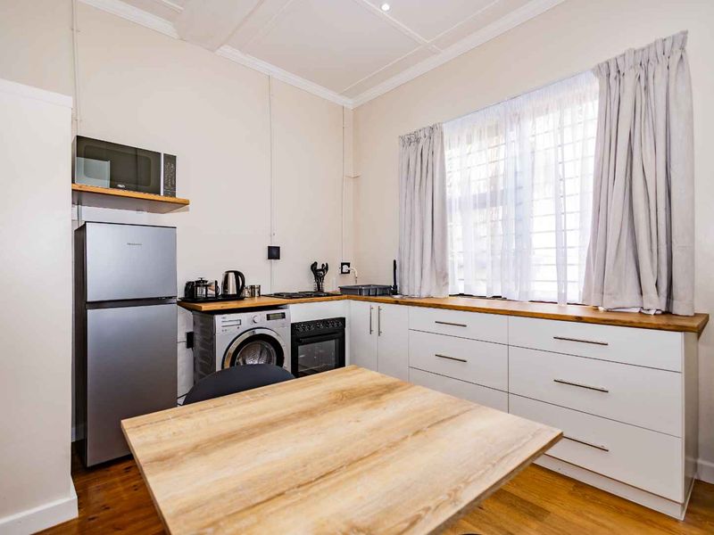 Urban Oaks Guest House - Photo 8