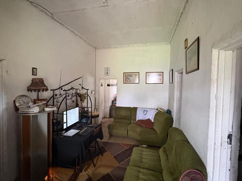 Solid 3-Bedroom Home on a Large Stand – Exceptional Opportunity- Business rights - Photo 7