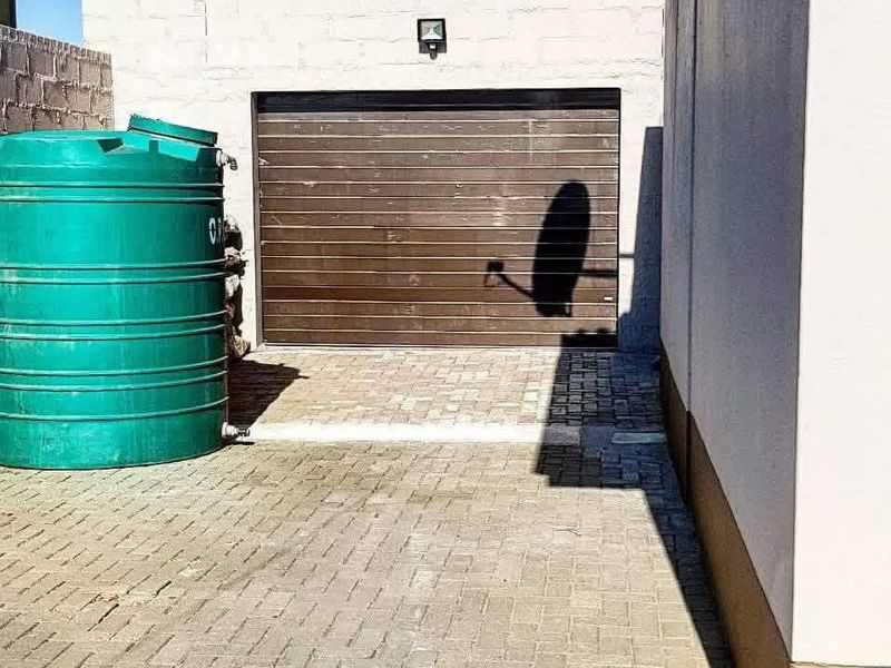 Beautiful free standing house for sale in Walvisbay-Hermes - Photo 4