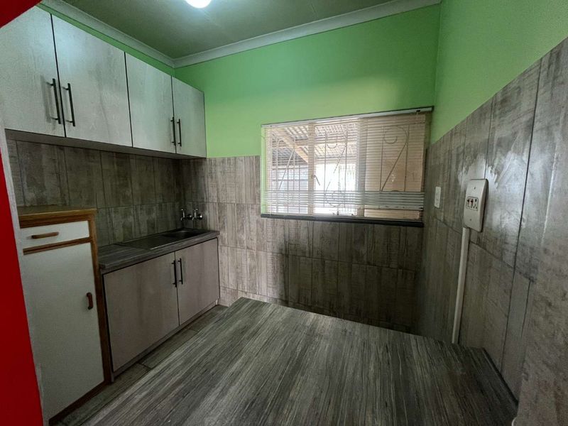 Excellent Investment Opportunity – 2-Bedroom Flat for Sale - Photo 5