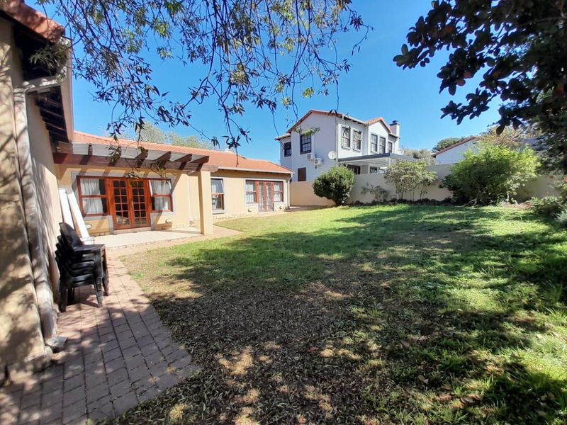 Elegant property nestled in Kyalami Terrace! - Photo 8